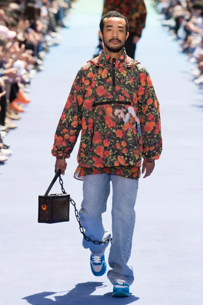 Look 50